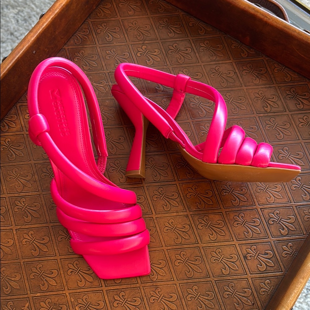 Mercedes Castillo Aline Pink Strappy Square Open Toe Pink Heels 7.5 37.5 new - Picture 3 of 6